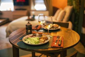 Appartements Desert rose jacuzzi situe a 5 min du centre ville de mulhouse stationnement privee sur demande : photos des chambres