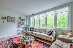 Cozy 2BR Home with Workspaces, Fireplace and Parking