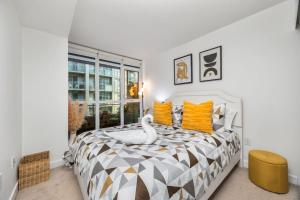 Downtown Urban Oasis I Entertainment District