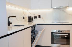 Urban Sunset, Newly Renovated Central 1BR