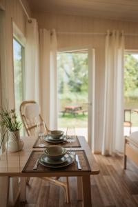 Archers island apartment with HOT TUB or SAUNA