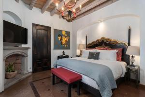 Casa Elegante, 3BR Modern Retreat in Centro San Miguel de Allende