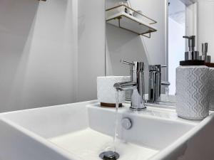 South Loop Rooftop With In & Out Parking 1