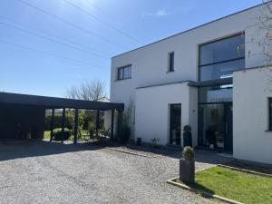 Maisons de vacances Maison avec piscine et jacuzzi : photos des chambres