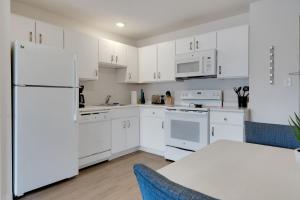 Simplicity At the Rim 1212 I Spacious 1 Bed 1 Bth