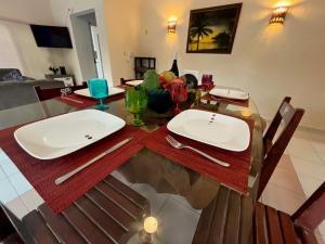 Family home with private pool, Casa Palapa