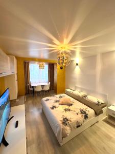 Gold Vibe Apartment
