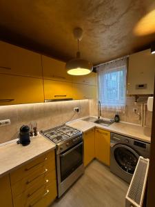 Gold Vibe Apartment