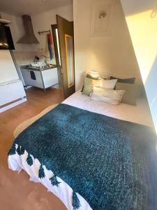 Bright studio in Excellent location