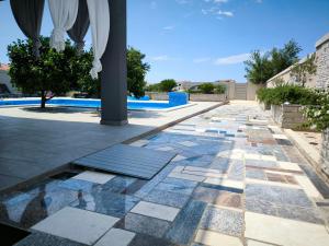 Apartment with pool, accessible for people with disabilities, near Zadar