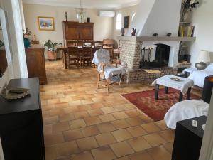 Villas VILLA MIREILLE CALME ARBOREE PISCINE SANS VIS A VIS SECURISEE : photos des chambres