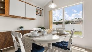 Upstay 3BR Family-Friendly Stylish Retreat w Patio