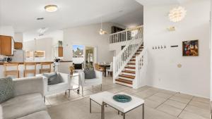 Upstay 3BR Family-Friendly Stylish Retreat w Patio