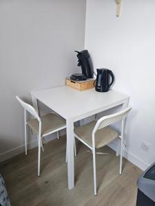 Appartements Joli studio plein centre proche Gare Orleans : photos des chambres