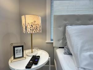 New 1BR Walk to Pats & Genos