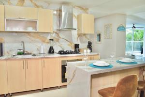 Exclusivo apartamento de lujo frente al mar en Los Morros, con acceso directo y privado a la mejor playa de Cartagena