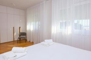 Apartments with parking space Brodarica, Sibenik - 24706