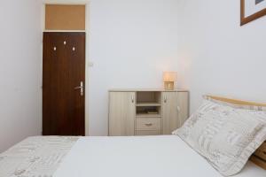 Seaside holiday house Kanica, Rogoznica - 24746