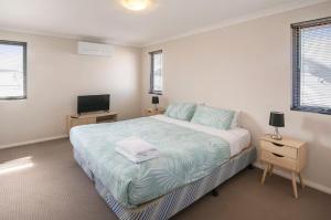 Marina Family Beachscape