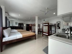 Lycanhikers Apartments