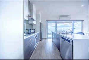 Ocean Front retreat Fleurieu Coast Wirrina Cove