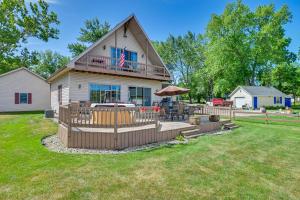 Lakefront Warsaw Home with Private Dock and Golf Cart
