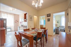 Vera Apartments with Sea view and Old town view