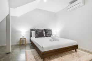 Northcote 3-Bed Townhouse Near Cafés & Shops