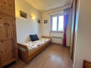 Appartements Charmant 2 pieces avec balcon et vue sur montagne - FR-1-515-235 : photos des chambres