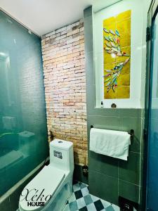 Nhà có sân thượng cây xanh view đẹp không gian yên tĩnh