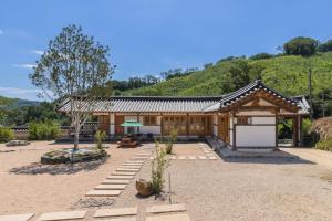 Luxury Hanok Sangseon Heritage Hanok-G