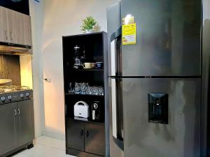 Casa Familiar 4 Habitaciones con Agua Caliente, WiFi y Patio - Acepta Mascotas