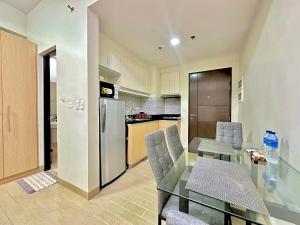 One Madison Place Studio Unit with Balcony