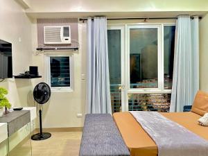 One Madison Place Studio Unit with Balcony