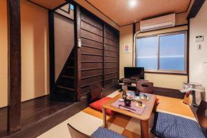 1 stop to Namba! Shinsaibashi & Japanese homestay kenny1