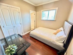 Cozy stay in Cental Vancouver
