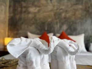 Lanta Feelgood Long beach resort