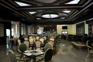 Ruean Phae Royal Park Hotel