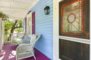 Periwinkle Perch - Home for 4