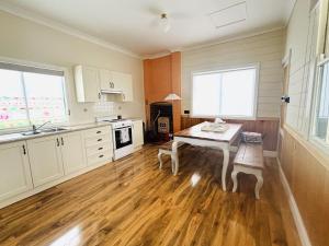 3-Bedroom Blue Mountains Hideaway in Central Katoomba