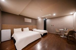 Gwangalli Brown Dot Gwangalli Beach, Busan