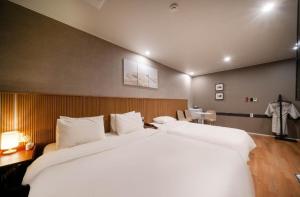 Gwangalli Brown Dot Gwangalli Beach, Busan