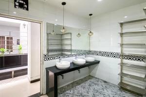 RedDoorz Hostel at FInest Medan