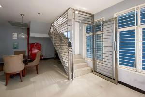 RedDoorz Hostel at FInest Medan