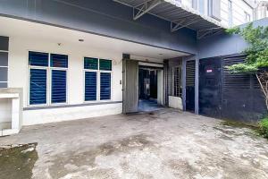 RedDoorz Hostel at FInest Medan