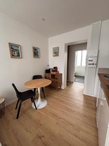 Appartements Logements centre Bourg : Studio Lit King-Size