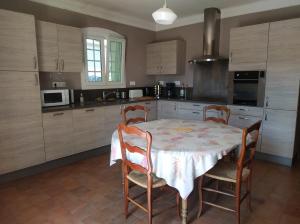 Villas L-Enclos du Chateau Valseille : photos des chambres