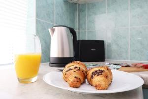 Central Bath Getaway with WiFi