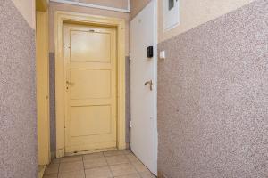 Parkside Retreat Żoliborz Apartment by BookingHost