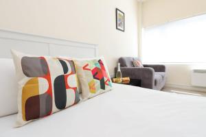 Comfort & Convenience in Bath!